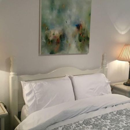 Beautiful 1Br Apartment In Historic St Aubin House Extérieur photo