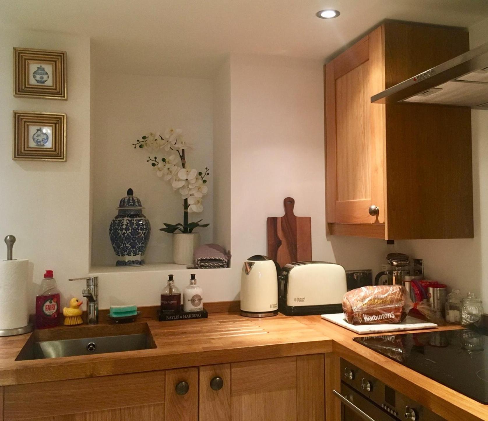 Beautiful 1Br Apartment In Historic St Aubin House Extérieur photo